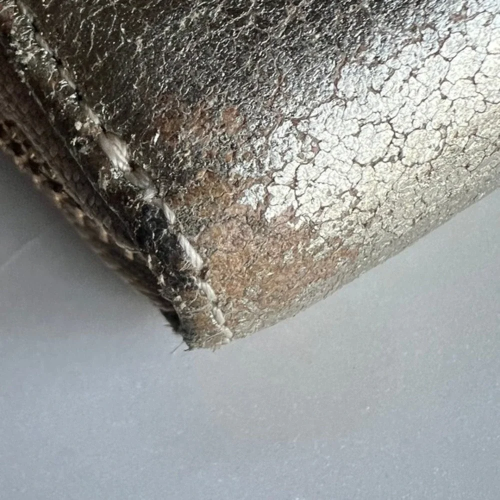 Tory Burch Distressed‎ Gold Metallic Zip Around Wallet Clutch Wristlet - Picture 10 of 11